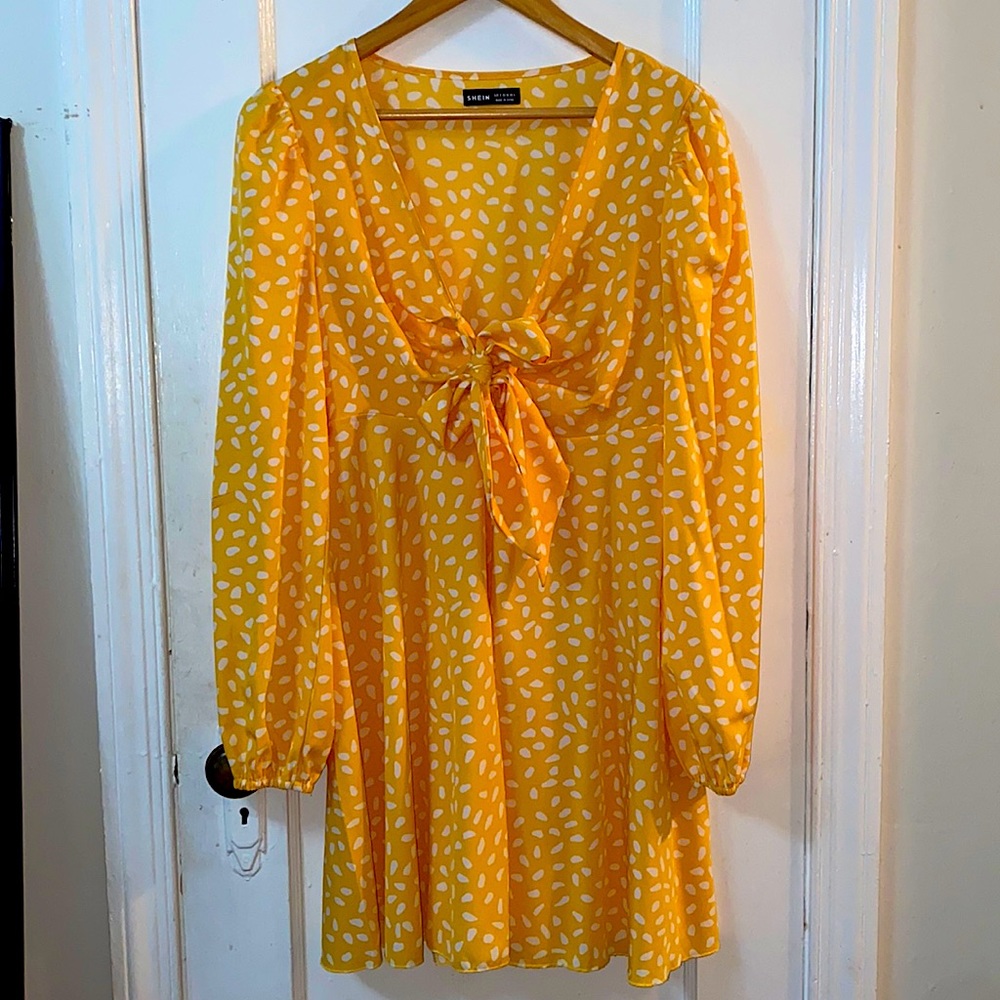 SHEIN Bell Sleeve Tie Top Dress
